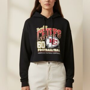 NWT Black Kansas City Chiefs Women's Large Cropped Hoodie